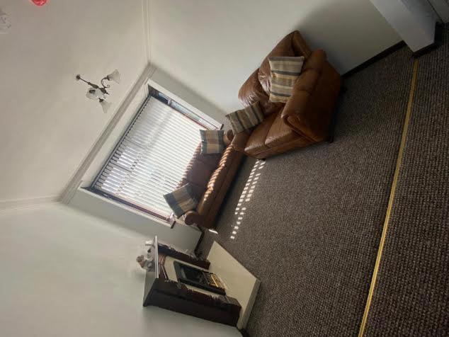 Modern 3 Bedroom House Close To The Centre Appartement *